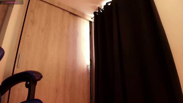 adelineefoxxx — Trans live show 2026-05-31 16:05