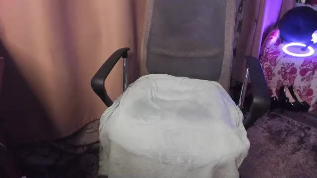 _alyssia_'s webcam show from 2026-07-26 22:02