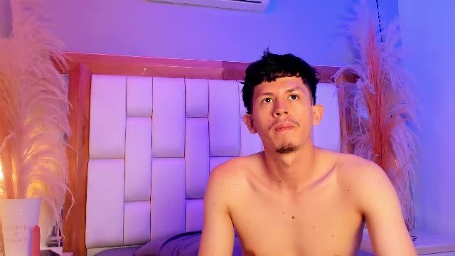 Chaturbate amy_and_aleex: webcam recording 2026-08-13 14:25