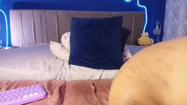 anneth__m: live cam session (2026-10-08 03:26)