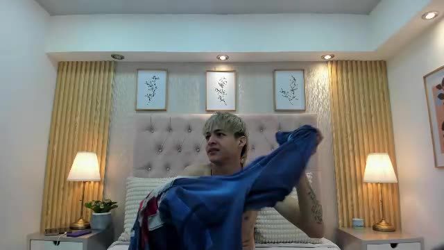 ari_stonne's recorded cam show 2026-09-09 15:45 · Chaturbate