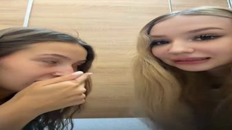 Coconut_milk Stripchat cam show 2026-10-19 15:55