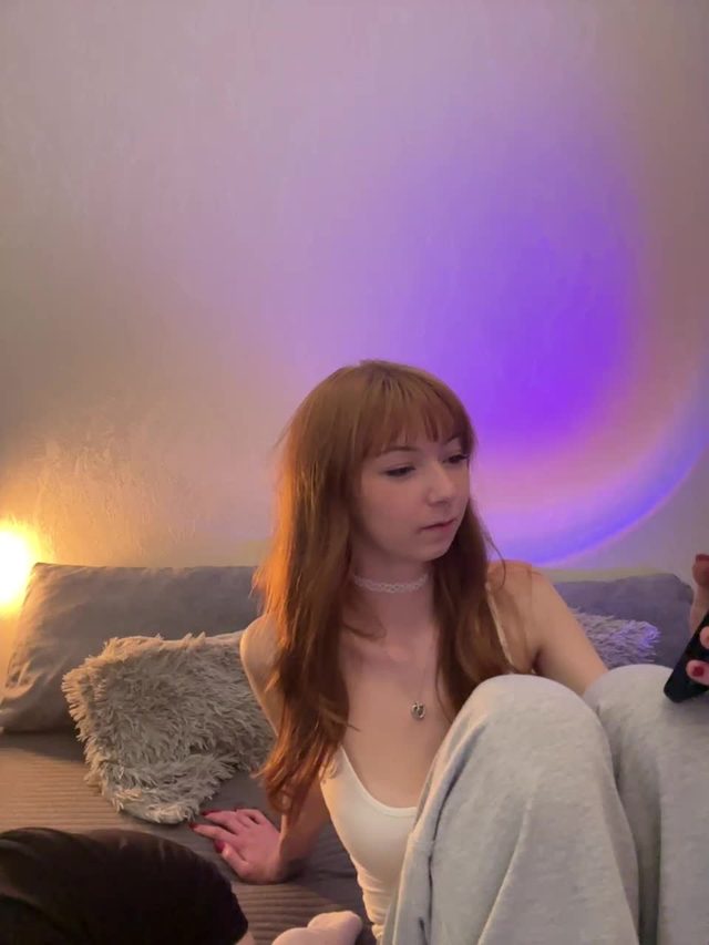 crazyaleona's cam recording — recorded 2026-05-17 21:43