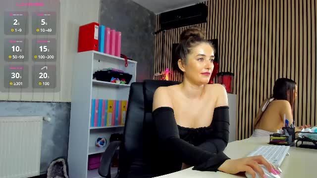 daryastars's live webcam show 2026-10-12 00:14 · Chaturbate