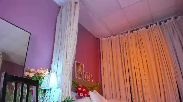dearly_emily — the cam broadcast from Chaturbate, 2026-10-04 21:05