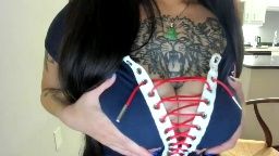dolllface broadcasting on Chaturbate — live show