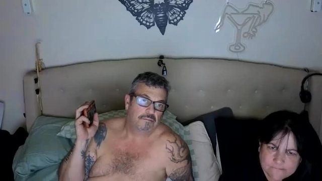dreamycouple01 on Chaturbate — online cam show 2026-10-04 07:40