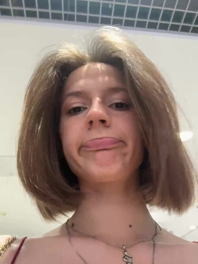 ellietonee live cam video (18 min) Bongacams
