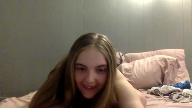 elove201435 — cam broadcast 2026-06-19 05:22 · Female