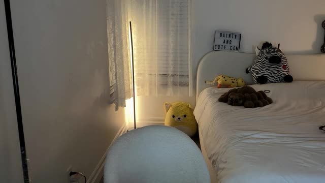 emilyfawn's 21 min xxx cam show on Chaturbate