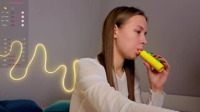 emma_clon live on Chaturbate — live show 2026-08-22 08:13
