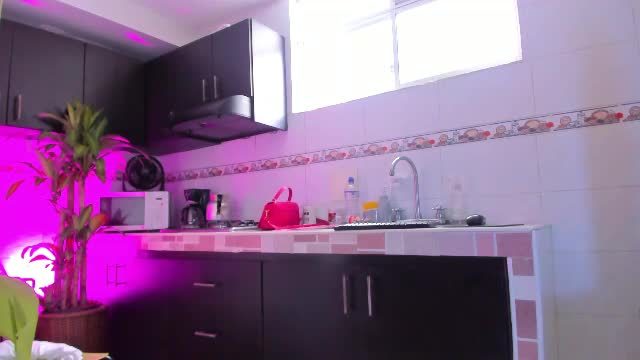 emma_eva1 live webcam show via Chaturbate 2026-08-04 22:24