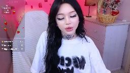 emma_kirks broadcasting on Chaturbate — streamed cam show