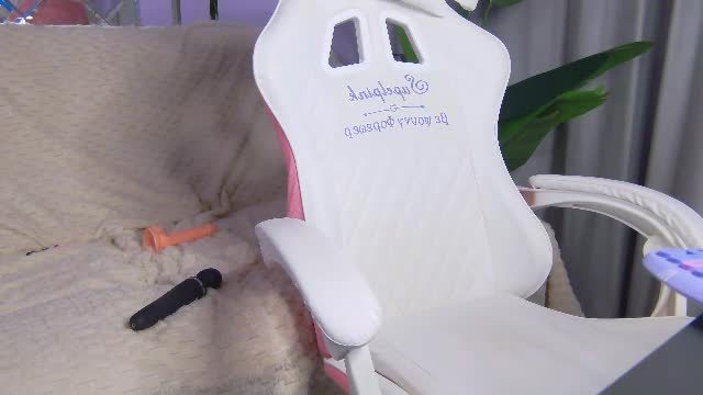 emma_sea's webcam broadcast — Chaturbate, 2026-07-17 09:35