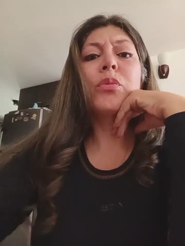 emma_tour — Stripchat webcam session (2026-10-27 23:58)