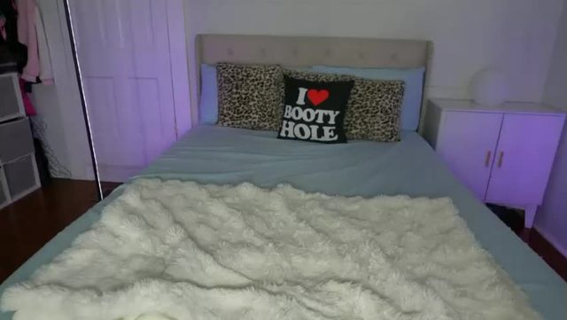 webcam clip 2026-06-21 05:13 — emmagray01 Chaturbate