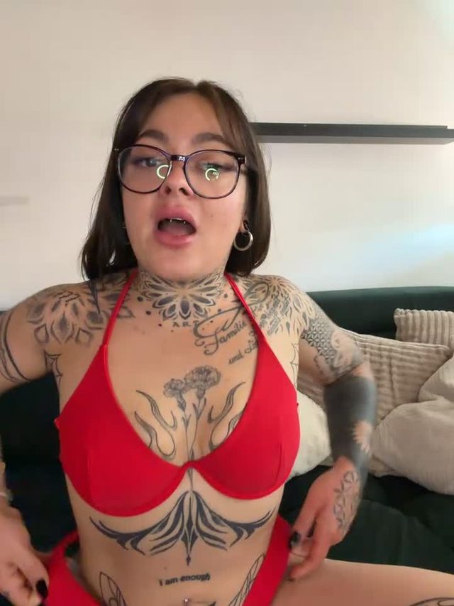 emmifly: webcam show recorded 2026-06-19 12:53