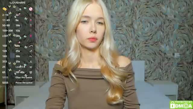 eshcka: online cam show on Chaturbate, 2026-09-08 08:27