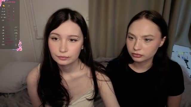 eumomino live on Chaturbate — cam video