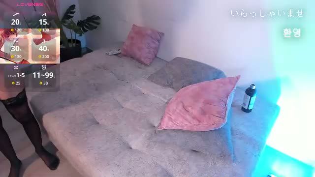 evelyn_harper_ broadcasting on Chaturbate — webcam show