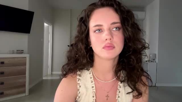 farrahburde's cam broadcast 2026-09-12 16:11 · Chaturbate