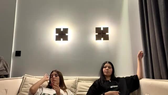 feleciacuzzo's webcam stream from 2026-08-12 23:14