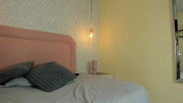 helenebird webcam show (Chaturbate) — 40 min