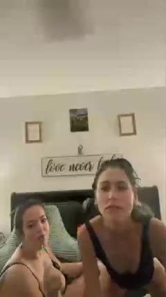 herandhersafterdark Chaturbate · webcam show · 2026-09-28 07:00
