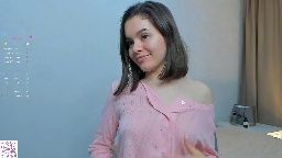 live cam session — heyim_laura on Chaturbate, 2025-12-26 17:02