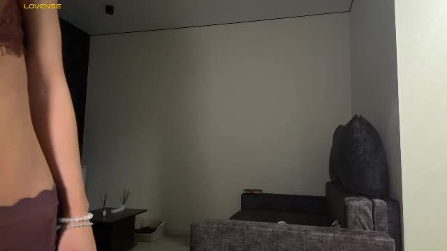 hoaarisa fuck show (2026-06-19 00:01)