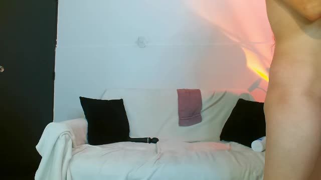 cam show of holly_and_honey_69 on Chaturbate — 2026-07-30 00:26