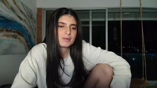 hollyshit_: Chaturbate cam broadcast 2026-08-03 02:03
