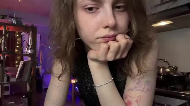 holydori: Chaturbate live webcam show 2026-07-09 22:54