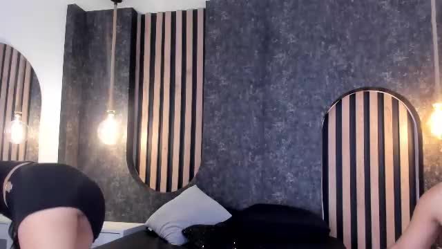 honeytwins — 8 min live cam show · Couple