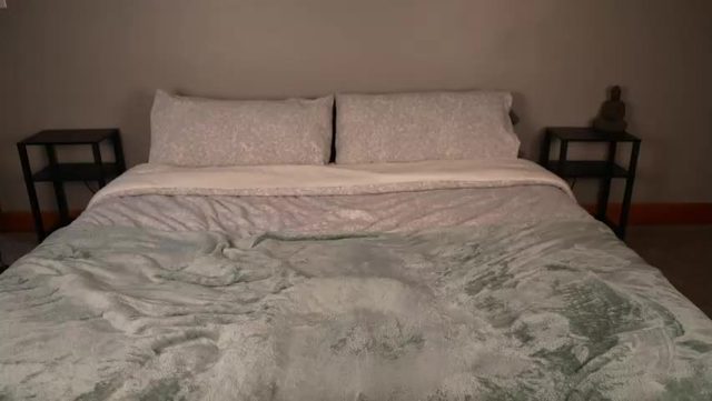honeyvelourts Chaturbate cam show (2026-05-23 00:57)
