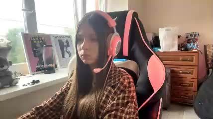 hopegregoria: webcam clip (2026-07-27 04:58)