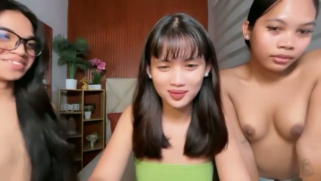 hottie_carlinexx live show Chaturbate 2026-08-28 05:15