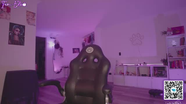 iam_eli online cam show — Female Chaturbate