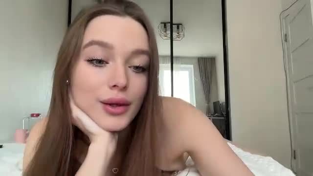 itsalexandraa on Chaturbate: webcam show replay from 2026-10-03 14:11