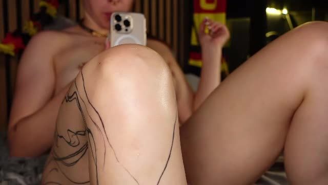izzy_inked (Chaturbate) webcam session 2026-06-25 16:27