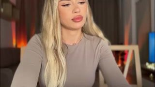 julia_rle · Chaturbate cam rip · 2025-11-05 01:40
