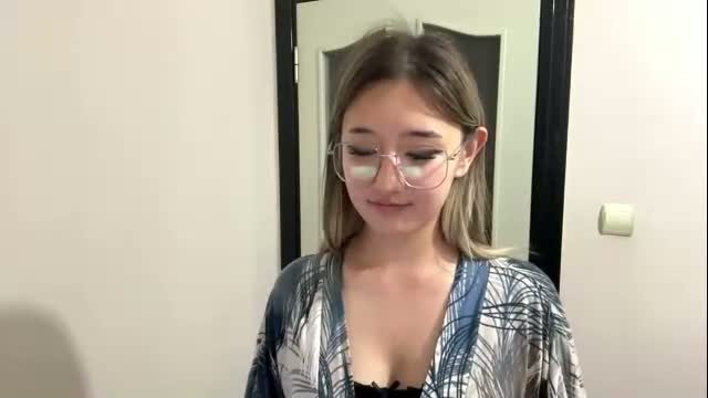 karissagius cam show video aired 2026-09-19 19:06 on Chaturbate