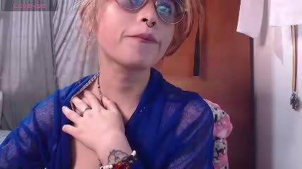 kikyoanddrey's online cam show (Chaturbate, 2026-06-22 21:13)