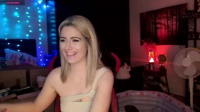 kimilee22 webcam recording from Chaturbate on 2026-09-09 22:27