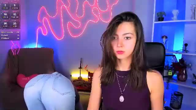 kitniss_dreamy broadcasting on Chaturbate — cam show