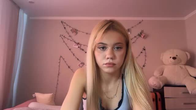 kristifelicien — Chaturbate webcam show (2026-07-20 05:30)