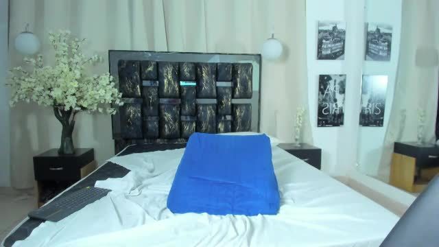 lala_and_deivy live show Chaturbate 2026-08-26 01:01