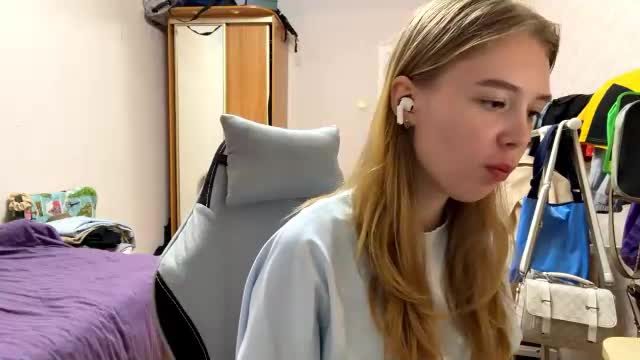 lateshastarnaud's 14 min live recording on Chaturbate