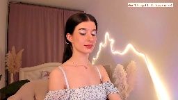 laura_coy streamed cam show (4 min) · Female
