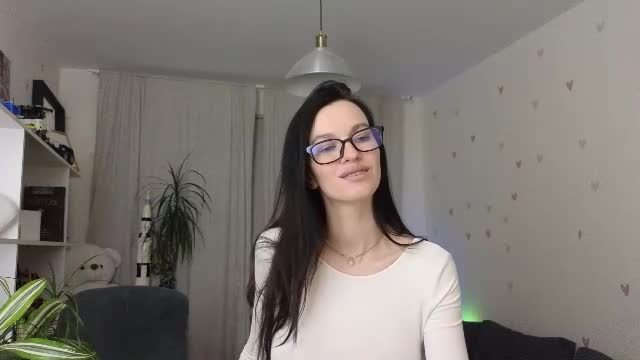 lilliyves live cam session — 17 min long 2026-09-19 00:43